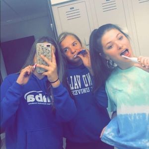 Meet your Posher, Ella